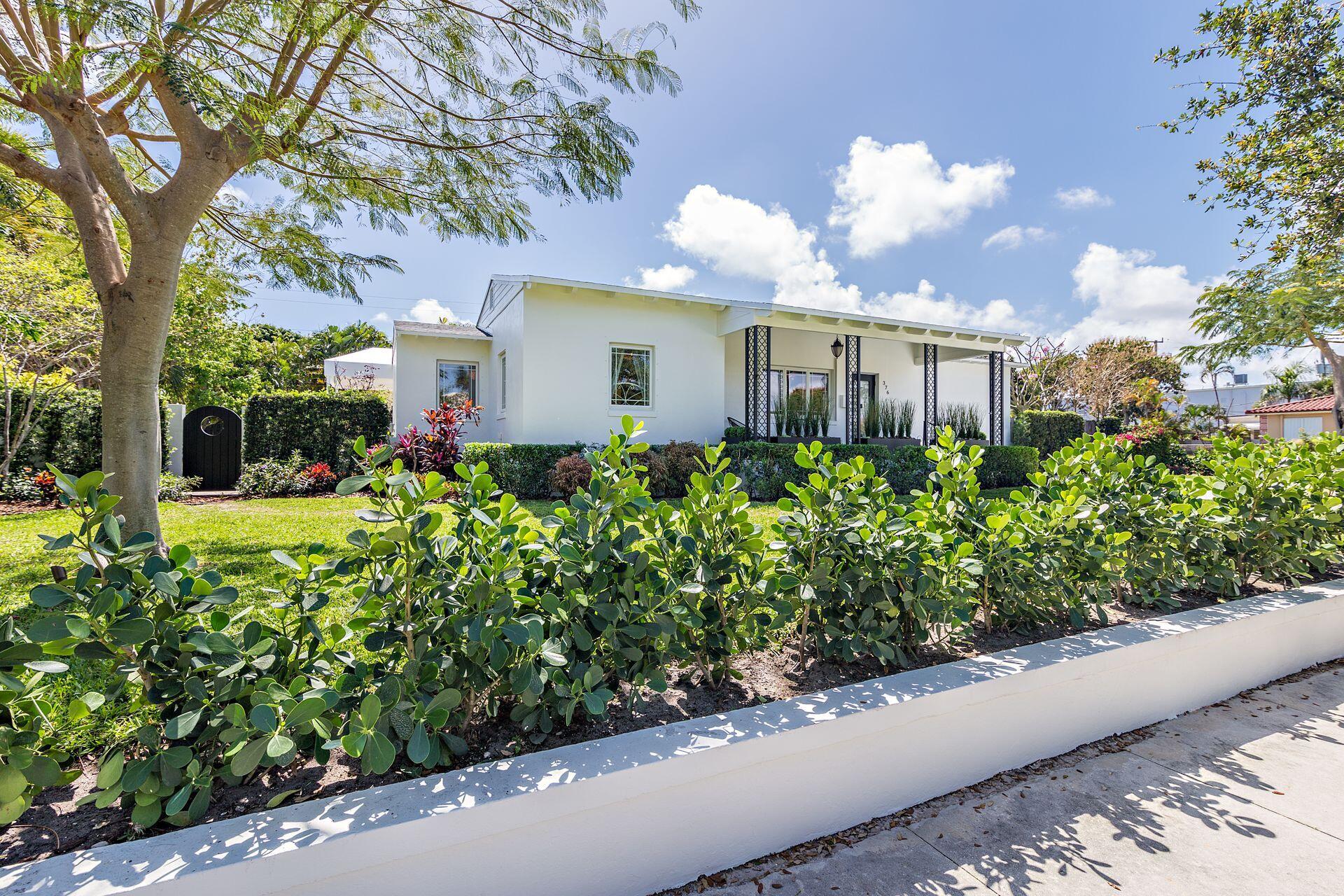 376 Colonial Road West Palm Beach, FL 33405 - Photo 1 of 59 Front