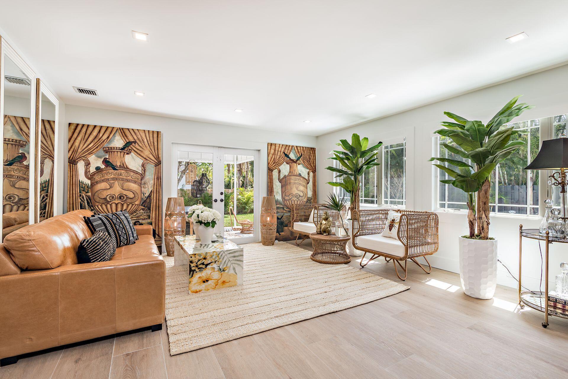 376 Colonial Road West Palm Beach, FL 33405 - Photo 11 of 59 Family Room