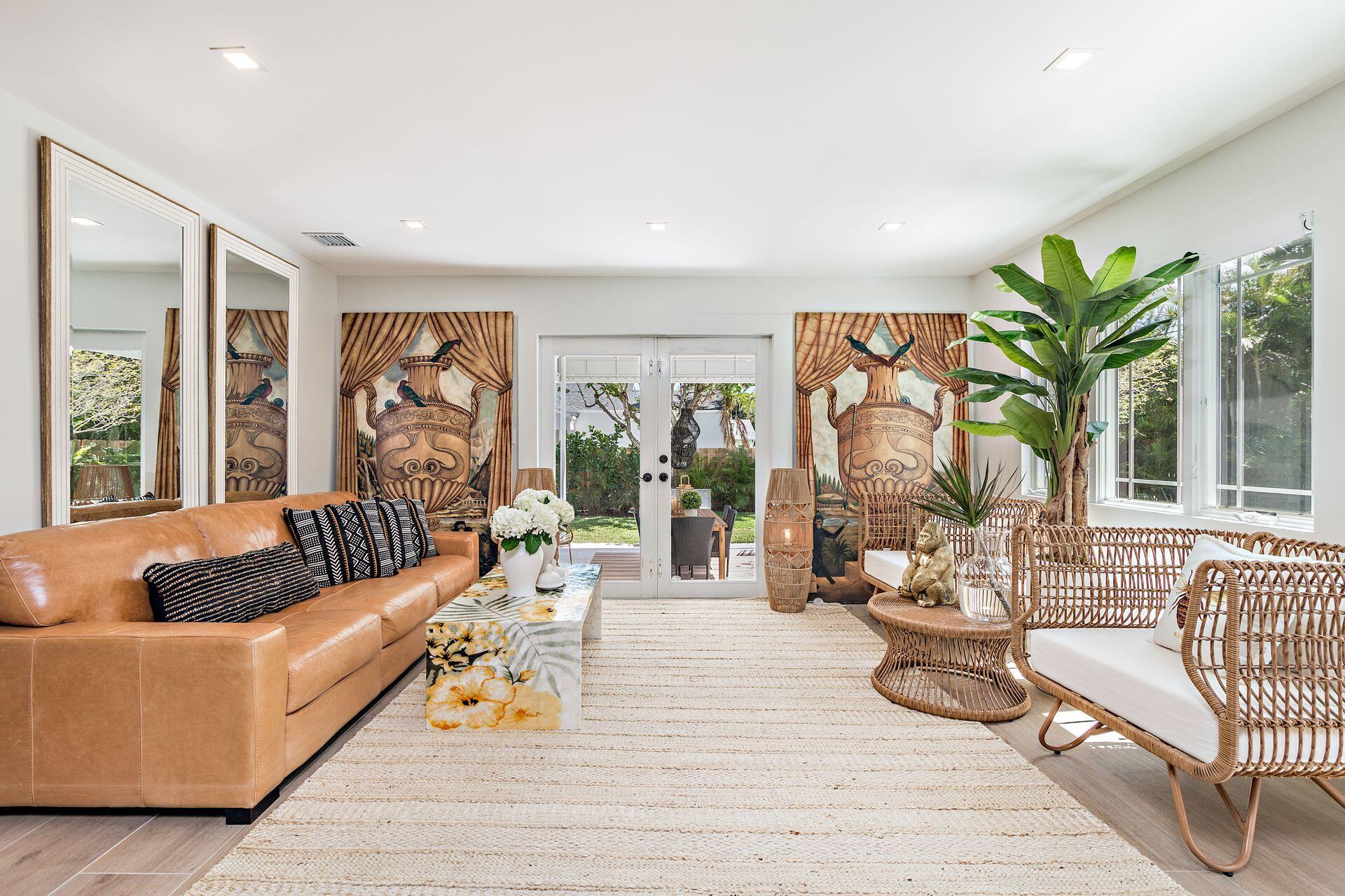 376 Colonial Road West Palm Beach, FL 33405 - Photo 12 of 59 Family Room