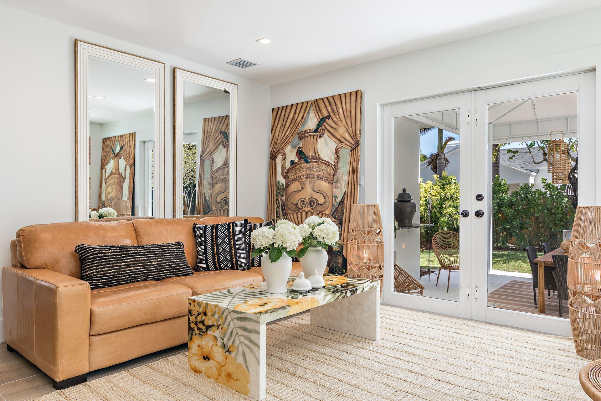 376 Colonial Road West Palm Beach, FL 33405 - Photo 13 of 59 Family Room