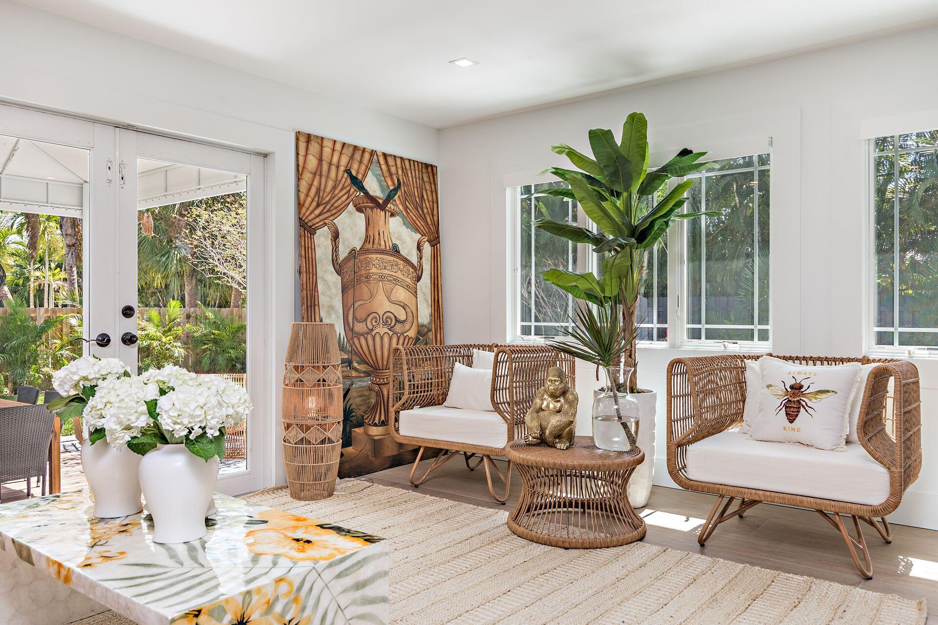 376 Colonial Road West Palm Beach, FL 33405 - Photo 14 of 59 Family Room