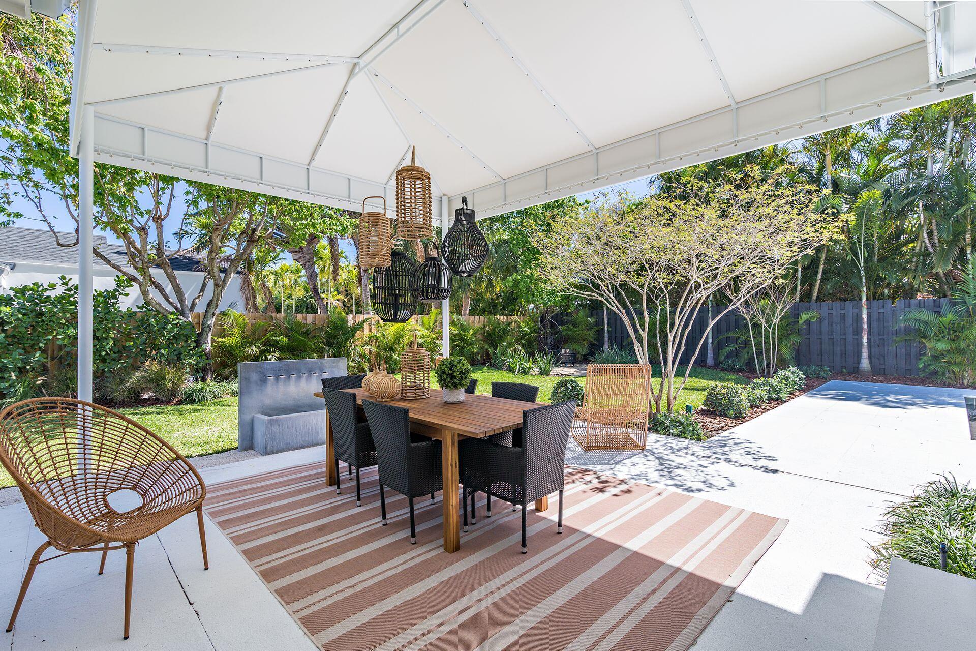 376 Colonial Road West Palm Beach, FL 33405 - Photo 28 of 59 Covered Patio