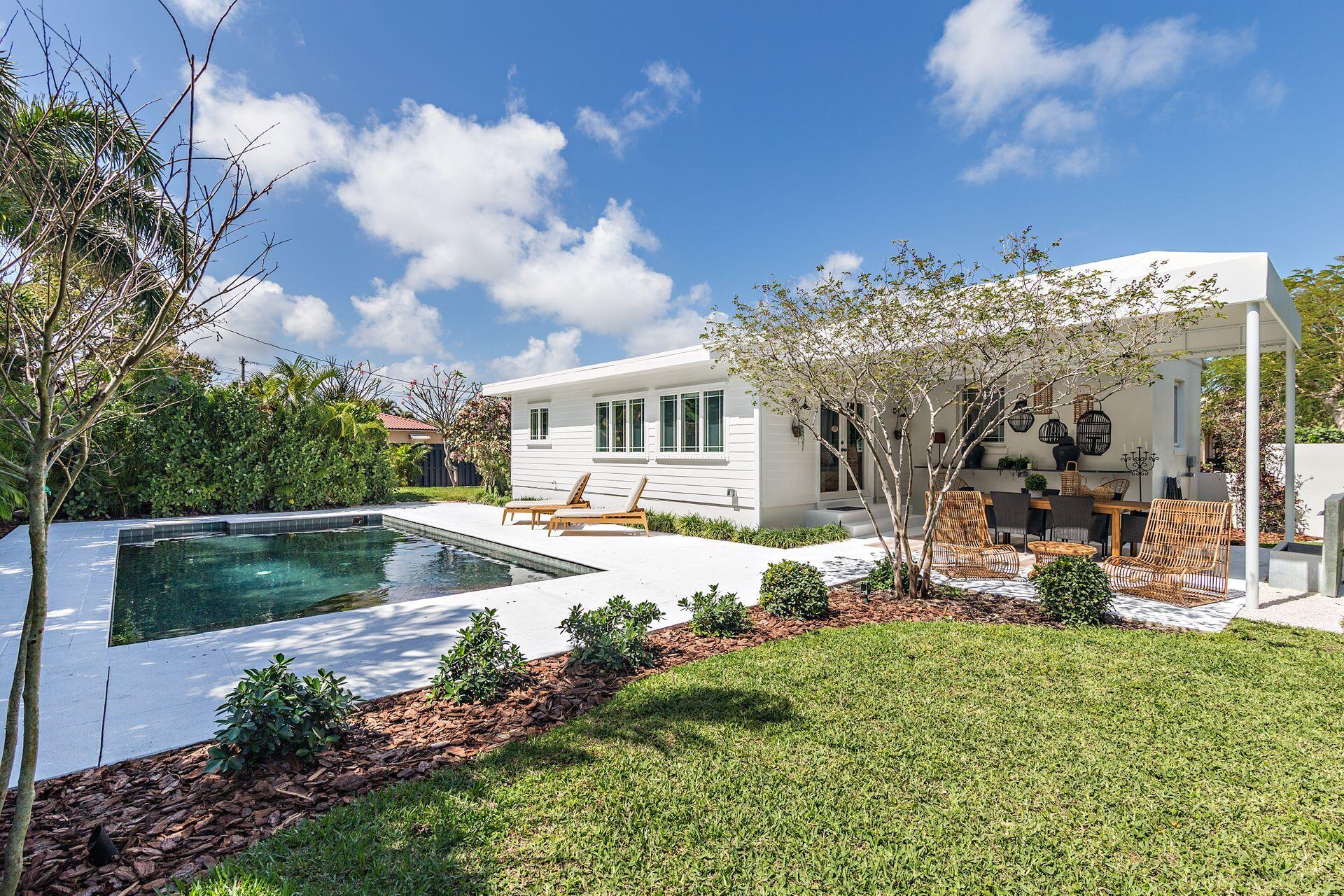 376 Colonial Road West Palm Beach, FL 33405 - Photo 30 of 59 Covered Patio/Pool