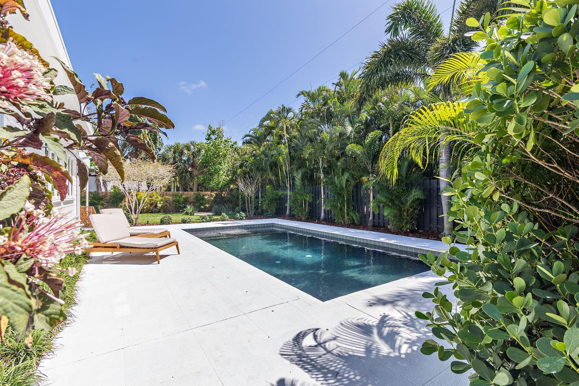 376 Colonial Road West Palm Beach, FL 33405 - Photo 32 of 59 Pool