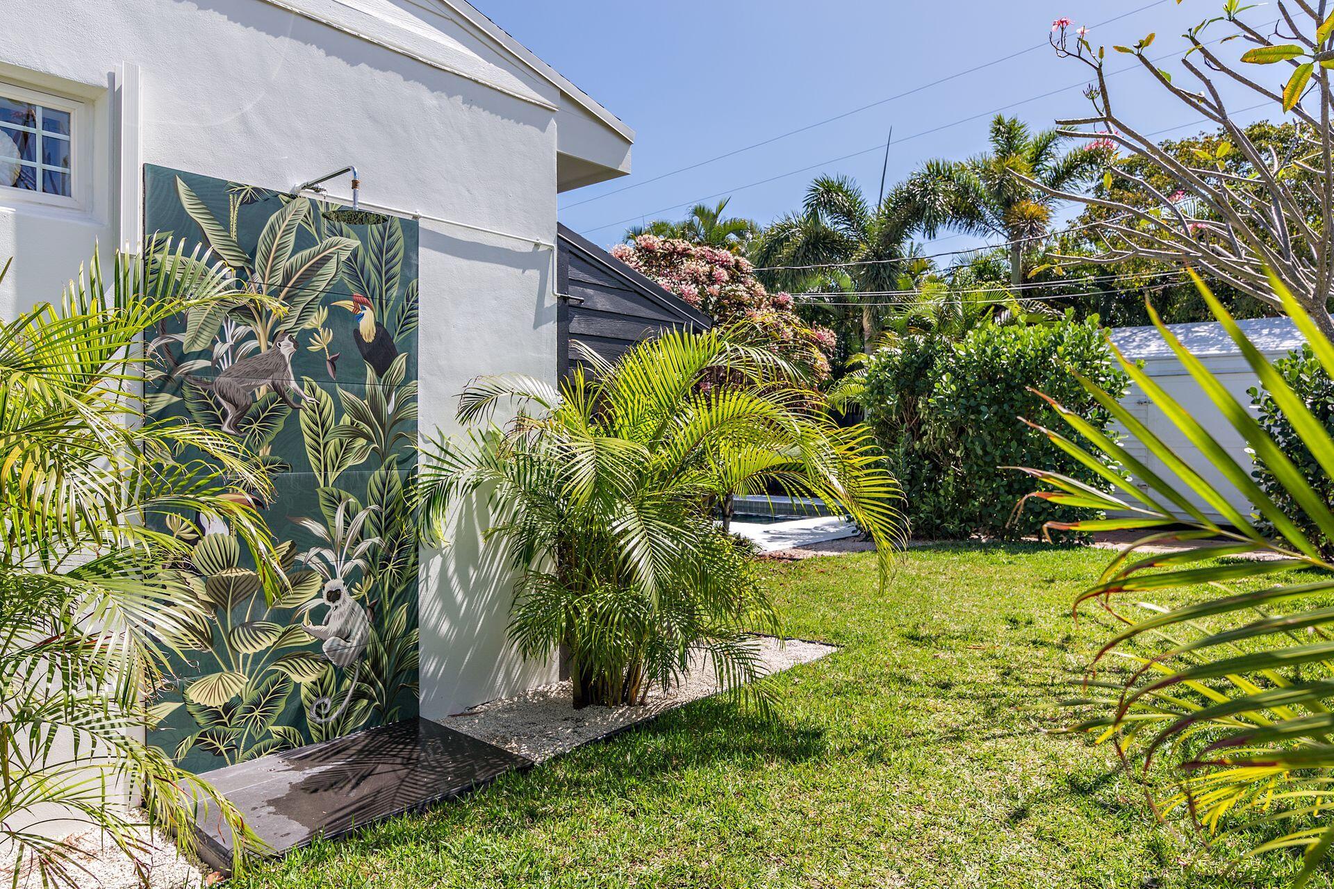376 Colonial Road West Palm Beach, FL 33405 - Photo 33 of 59 Outdoor Shower