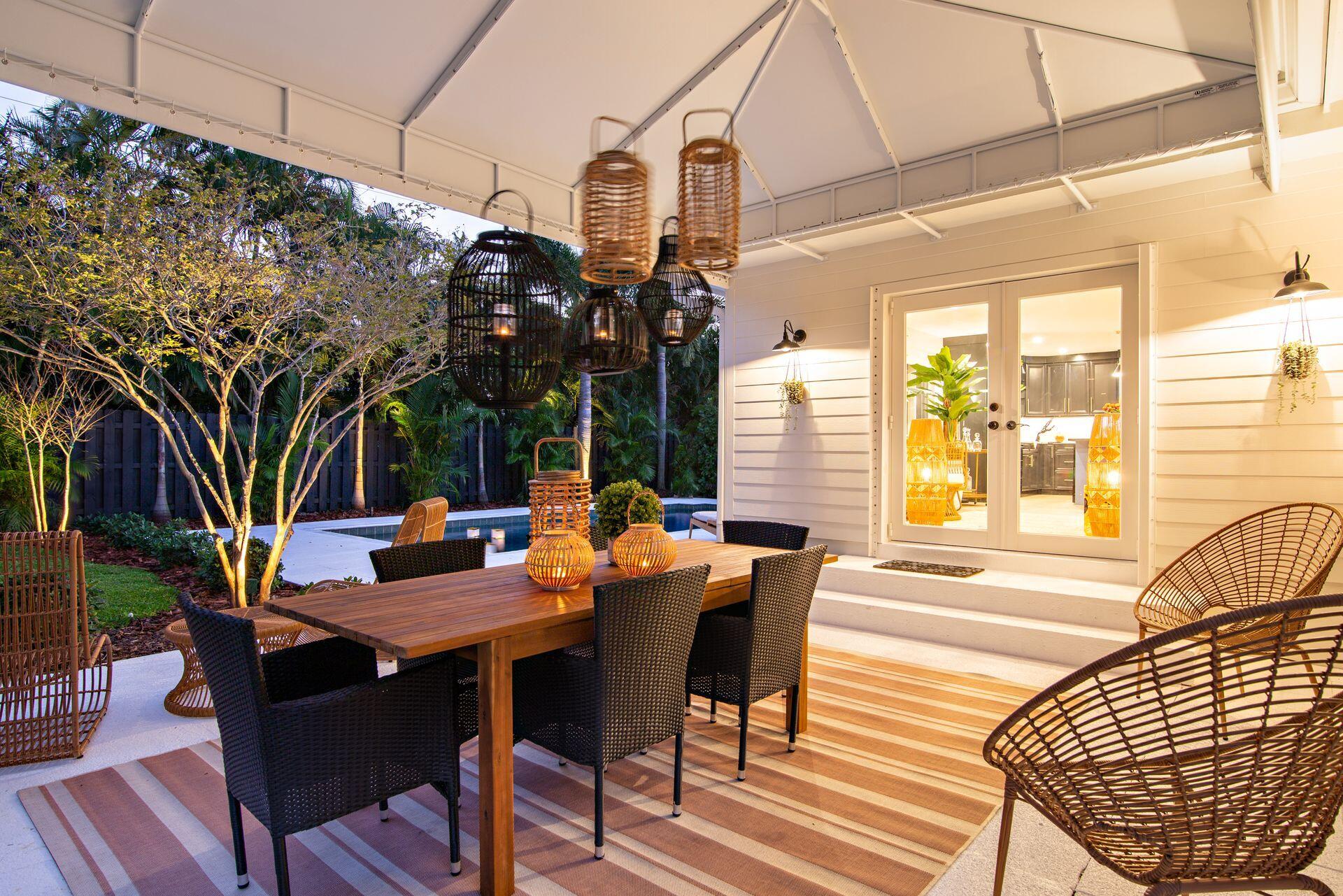376 Colonial Road West Palm Beach, FL 33405 - Photo 54 of 59 Twilight