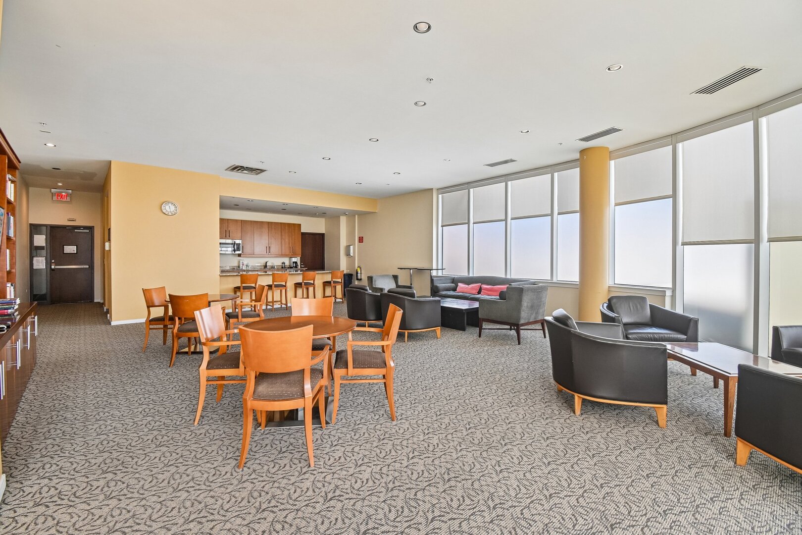 807 Davis Street, Unit 314 Evanston, IL 60201 - Photo 17 of 29