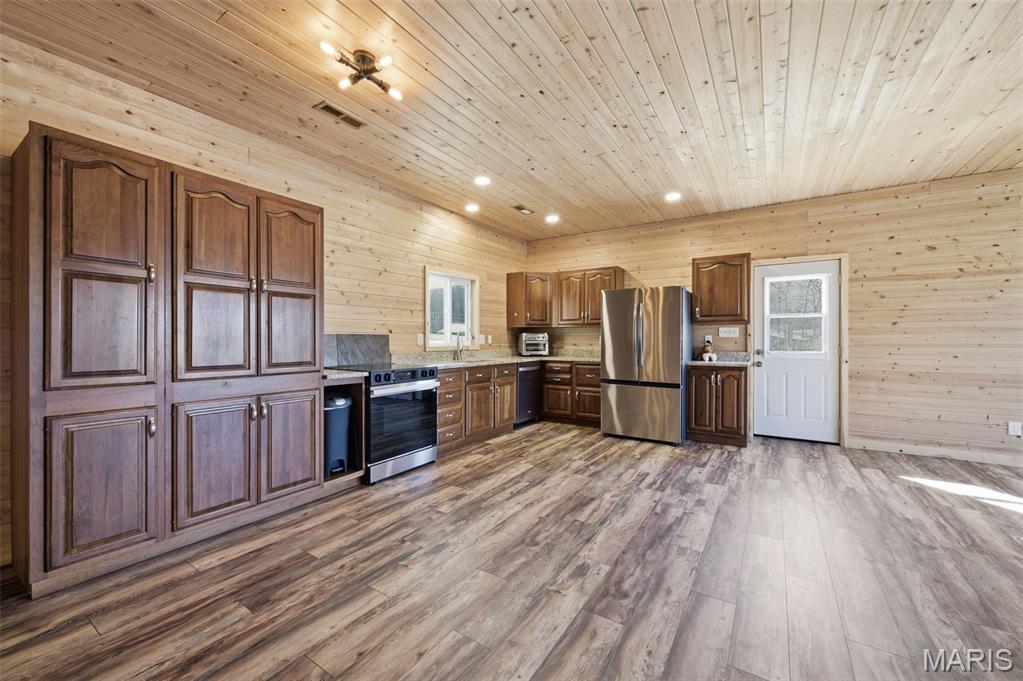 1387 Hartshorn Road Hermann, MO 65041 - Photo 7 of 49