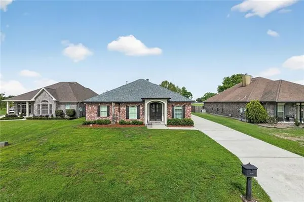 $450,000 | 252 D Olivier Street, Belle Chasse, LA 70037