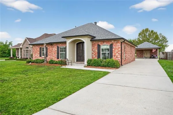 $450,000 | 252 D Olivier Street, Belle Chasse, LA 70037