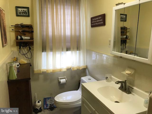 248 Ashby Road Upper Darby, PA 19082 - Photo 15 of 16 Main Bath