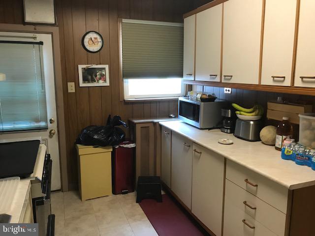 248 Ashby Road Upper Darby, PA 19082 - Photo 8 of 16 Kitchen