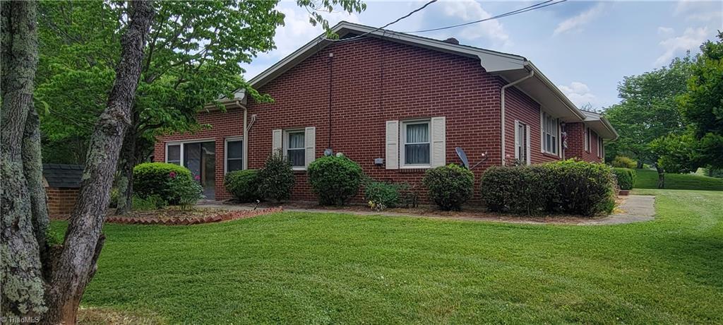 391 Reeves Mill Road Mount Airy, NC 27030 - Photo 2 of 34 Gallery Image 2