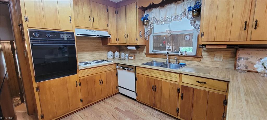 391 Reeves Mill Road Mount Airy, NC 27030 - Photo 12 of 34 Gallery Image 12