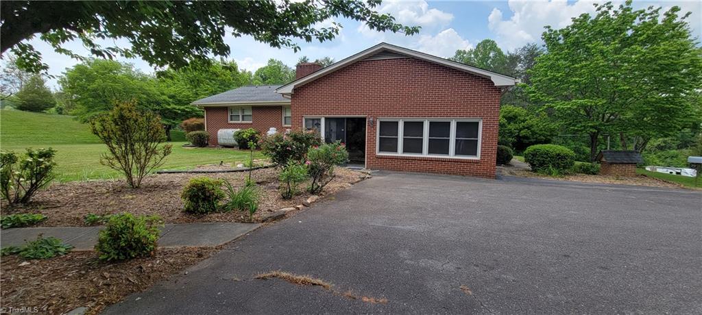 391 Reeves Mill Road Mount Airy, NC 27030 - Photo 3 of 34 Gallery Image 3
