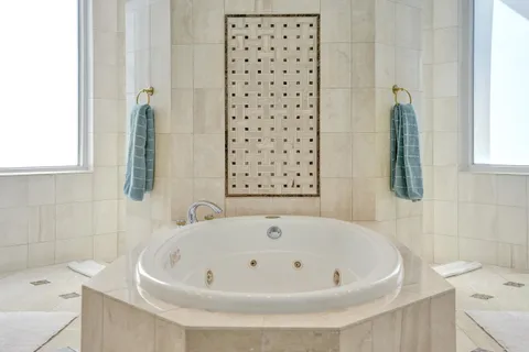 $2,595,000 | 2403 Northwest 49th Lane, Boca Raton, FL 33431