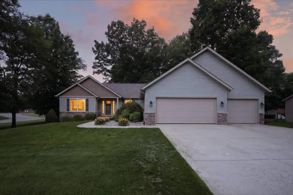 $499,000 | 69914 Roy Drive, Edwardsburg, MI 49112