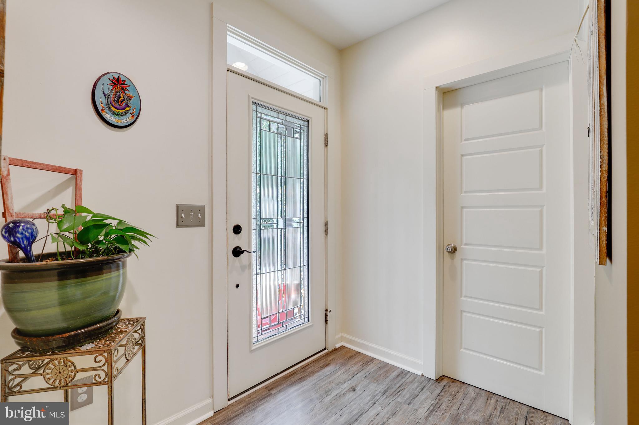 537 Fern Road Riva, MD 21140 - Photo 16 of 59 Foyer