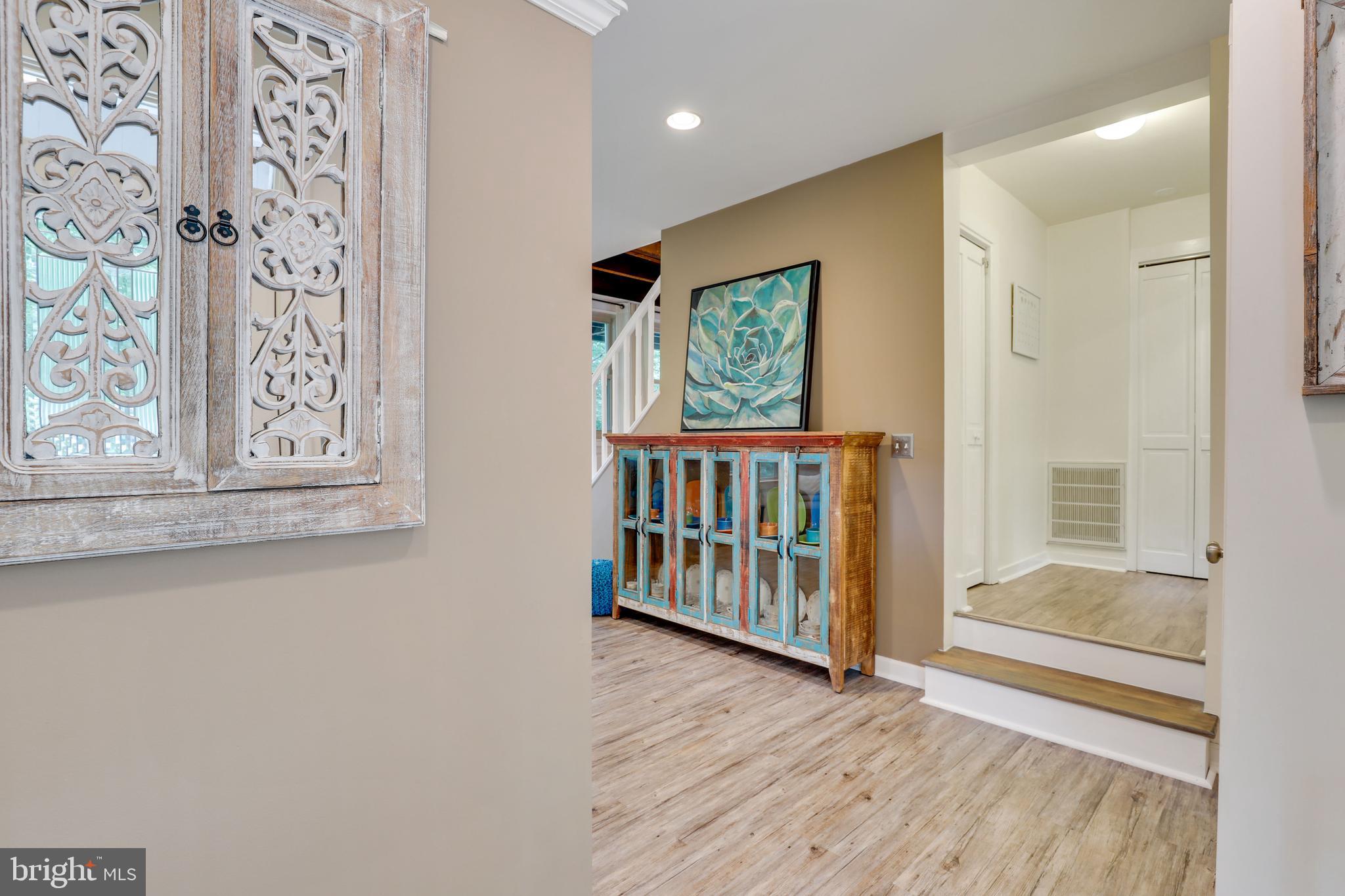 537 Fern Road Riva, MD 21140 - Photo 17 of 59 Foyer