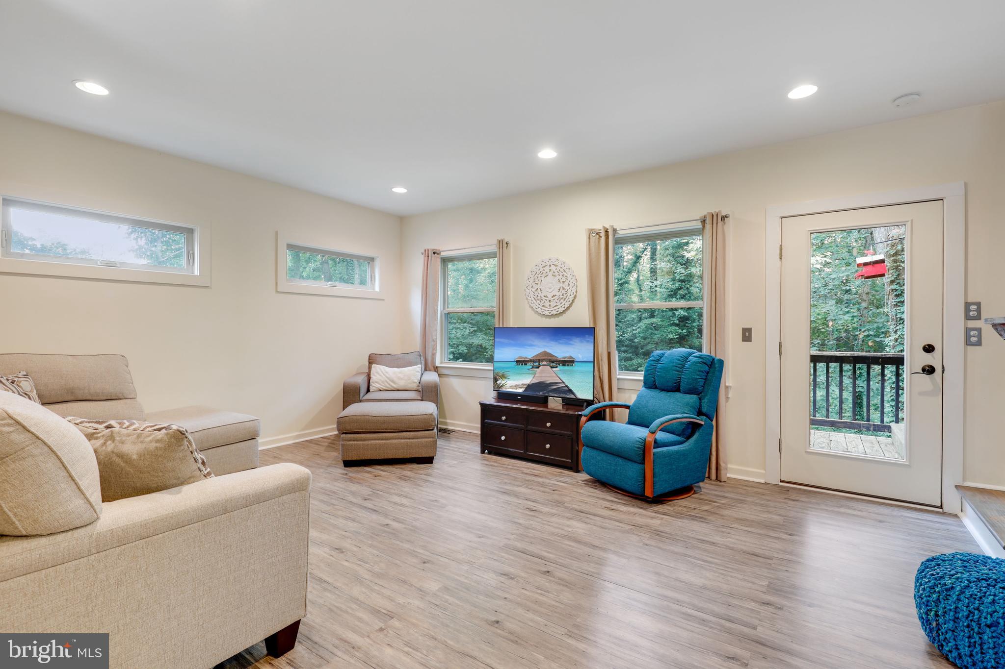537 Fern Road Riva, MD 21140 - Photo 18 of 59 Family Room