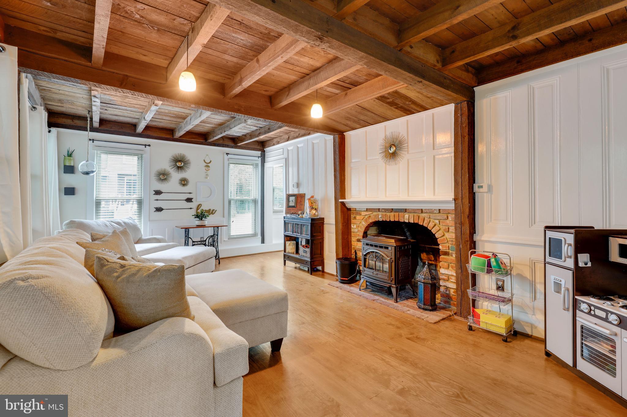 537 Fern Road Riva, MD 21140 - Photo 21 of 59 Living Room