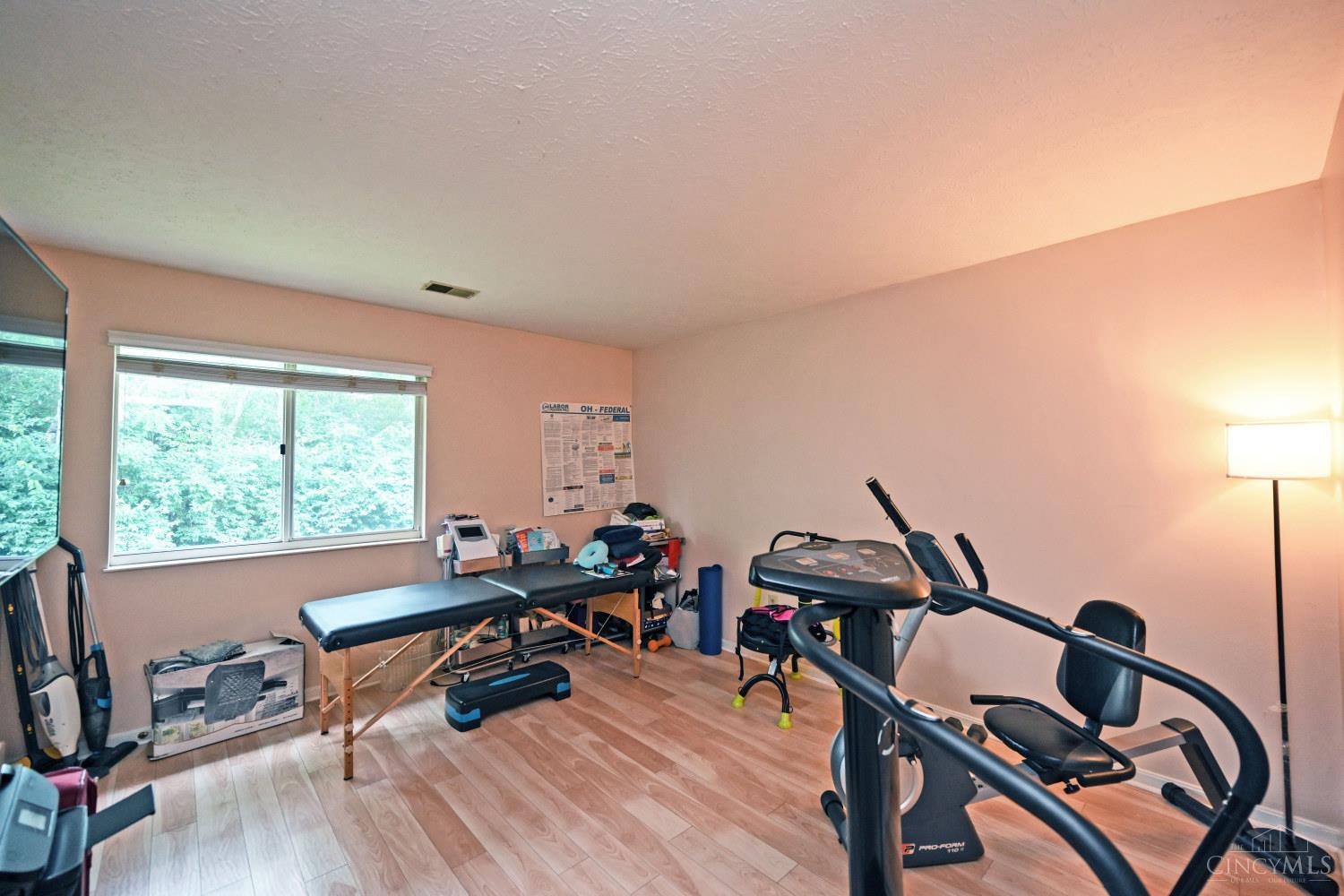 9325 Winton Road, Unit 6 Cincinnati, OH 45231 - Photo 10 of 13