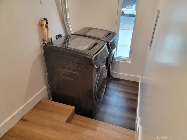 $3,300 | 18725 Bassett Street, Reseda, CA 91335