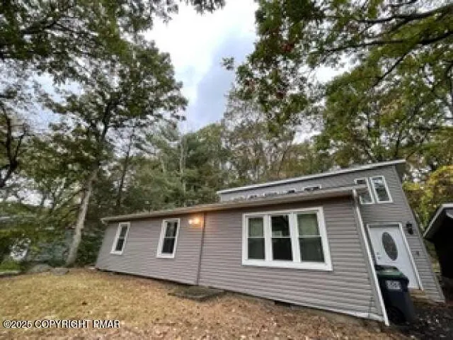 $220,000 | 110 Center Avenue, Mount Pocono, PA 18344