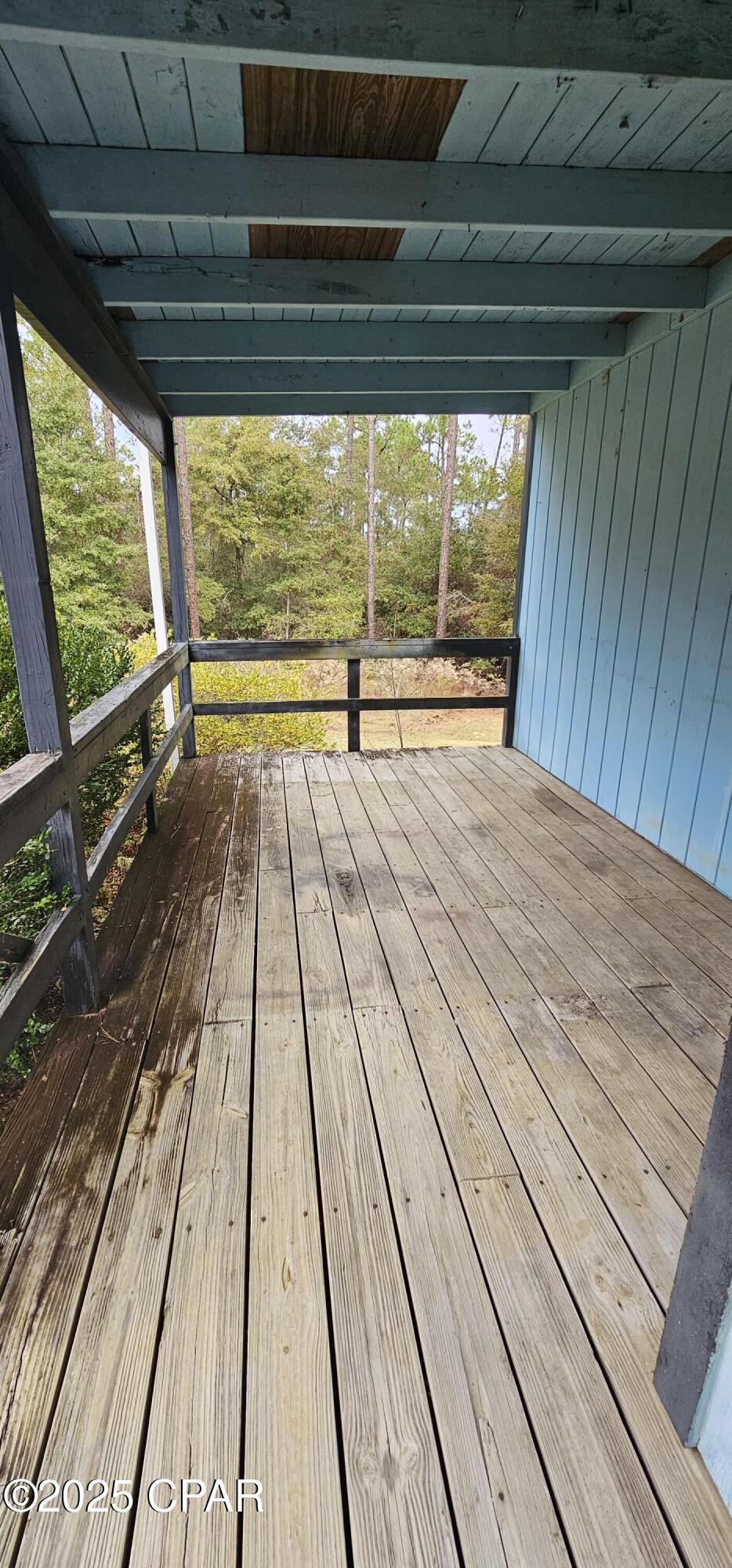 1127 Highlands Circle Alford, FL 32420 - Photo 3 of 10