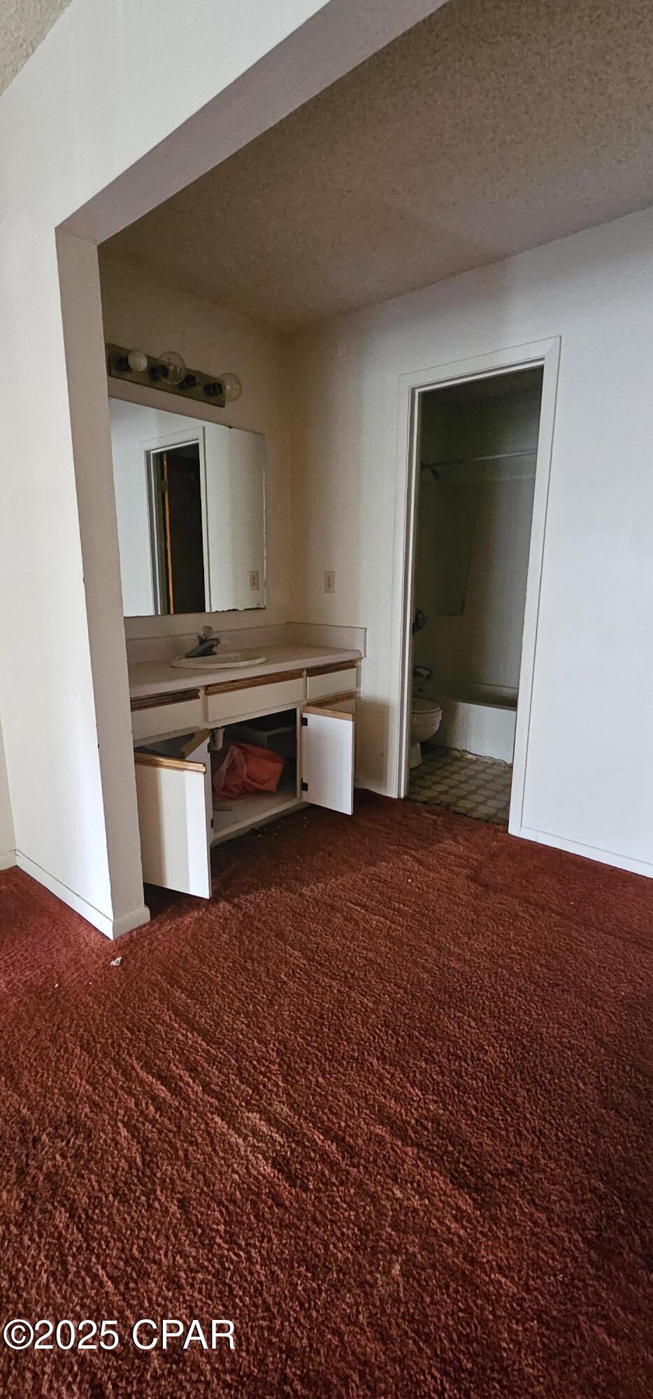 1127 Highlands Circle Alford, FL 32420 - Photo 7 of 10