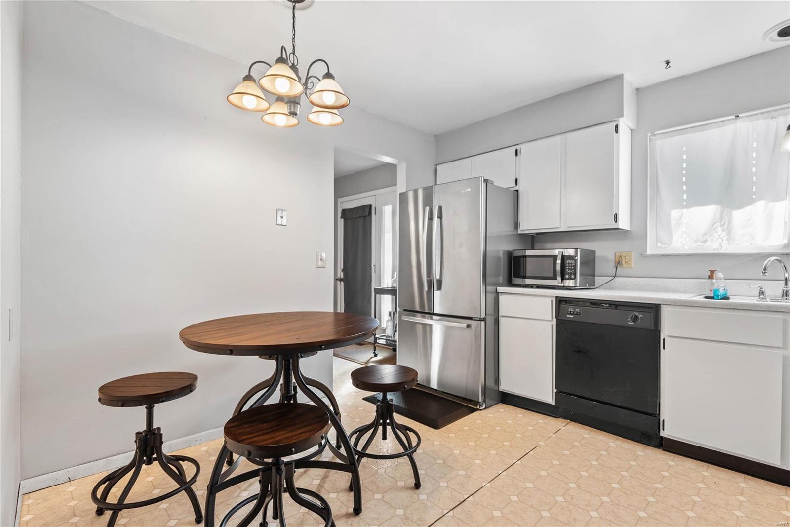 803 Estate Drive O'Fallon, IL 62269 - Photo 8 of 29
