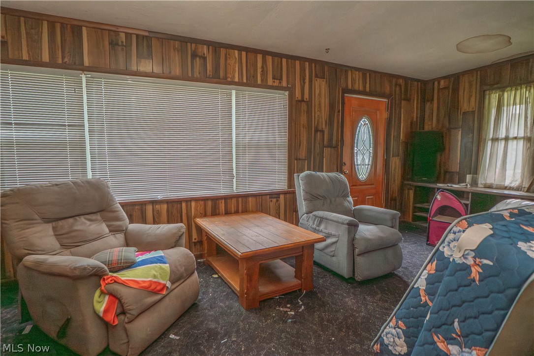 522 Massillon Road Akron, OH 44306 - Photo 3 of 27 Family Room