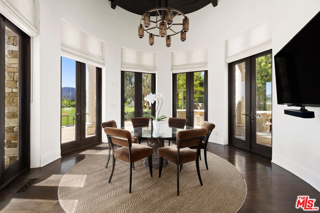 12705 Chalon Road Los Angeles, CA 90049 - Photo 17 of 47