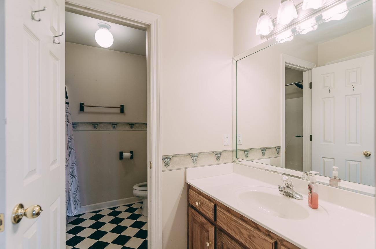 6141 Bethlehem Road Springfield, TN 37172 - Photo 14 of 30 Upstairs full bath