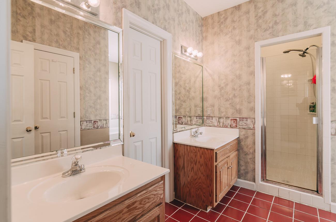 6141 Bethlehem Road Springfield, TN 37172 - Photo 10 of 30 Master bath