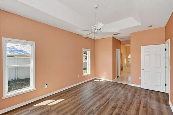 $3,200 | 2724 Temple Street, Sarasota, FL 34239