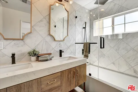 $999,000 | 7301 West Manchester Avenue, Unit 117, Los Angeles, CA 90045