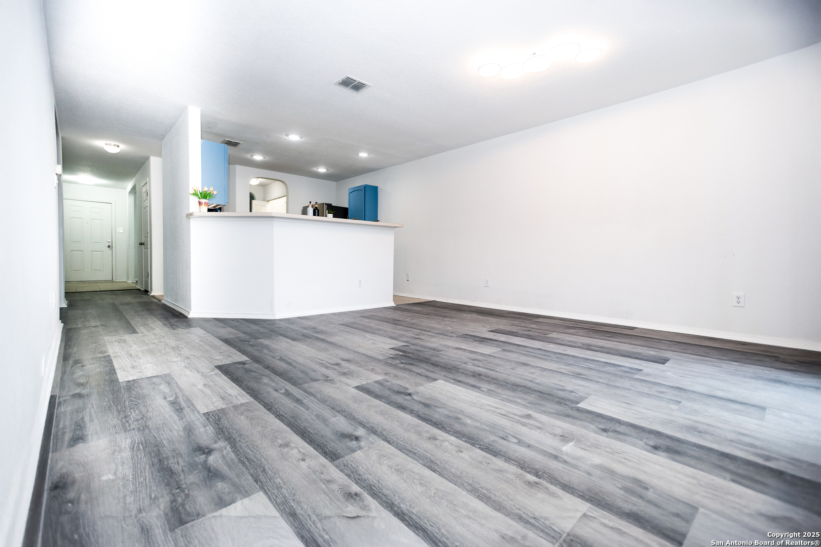 2311 Cloudbait View Converse, TX 78109 - Photo 4 of 20 a view of a kitchen and a sink