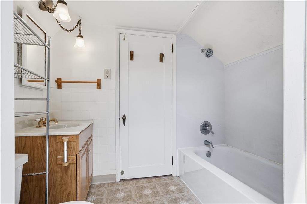 5163 Baptist Road Pittsburgh, PA 15236 - Photo 25 of 50 Gallery Image 25