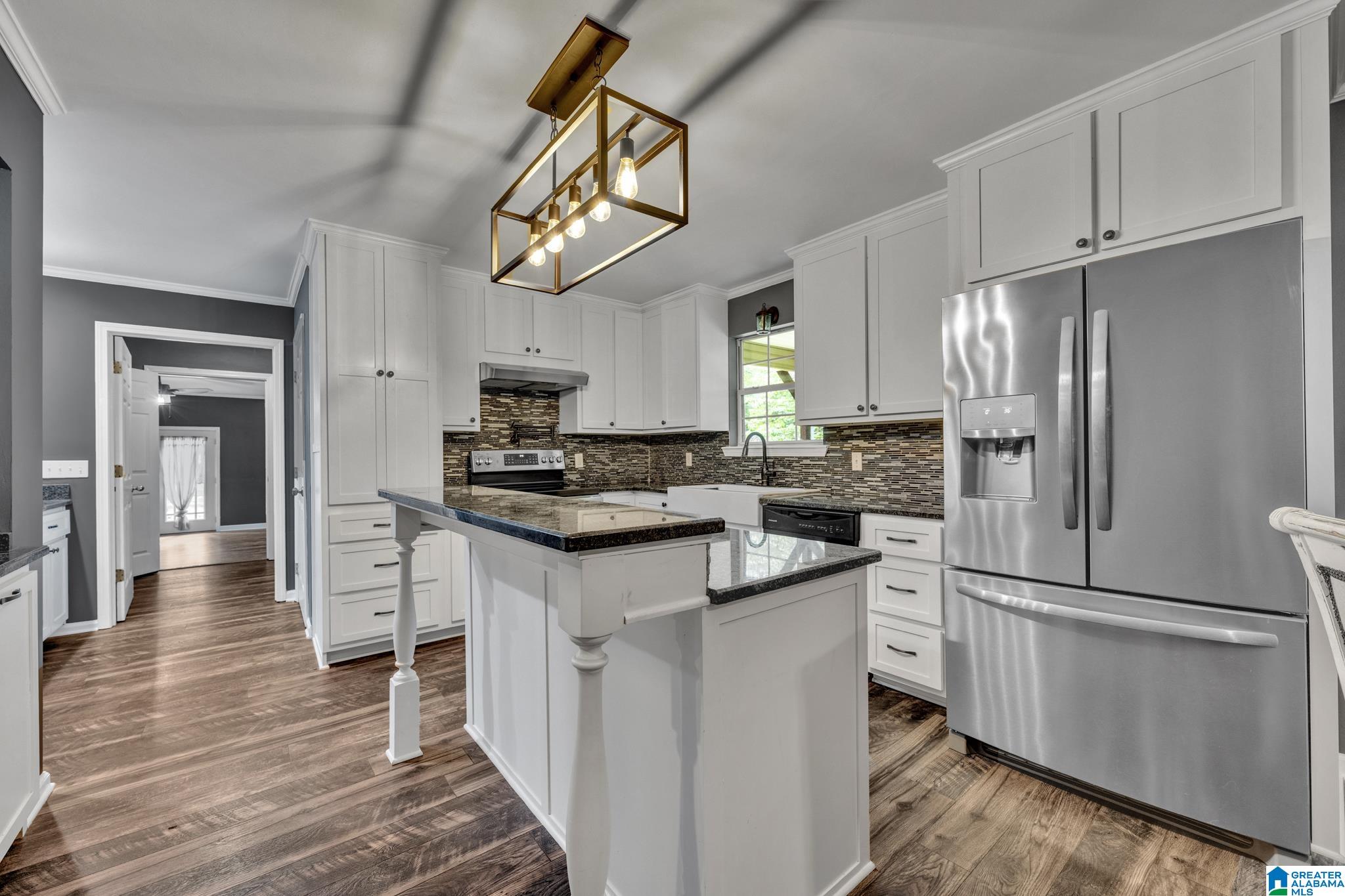 4100 Cliff Drive Jasper, AL 35504 - Photo 3 of 34