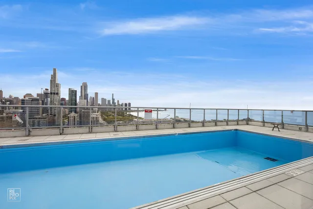 $515,000 | 1629 South Prairie Avenue, Unit 1904, Chicago, IL 60616