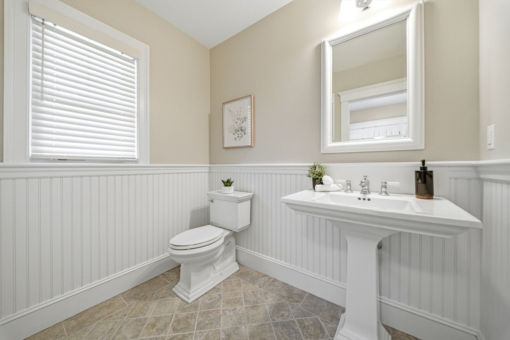 35 Marshall Road Wellesley, MA 02482 - Photo 13 of 42