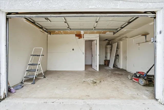 $319,000 | 185 East Fantz Avenue, Fresno, CA 93706