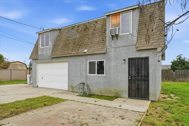 $319,000 | 185 East Fantz Avenue, Fresno, CA 93706