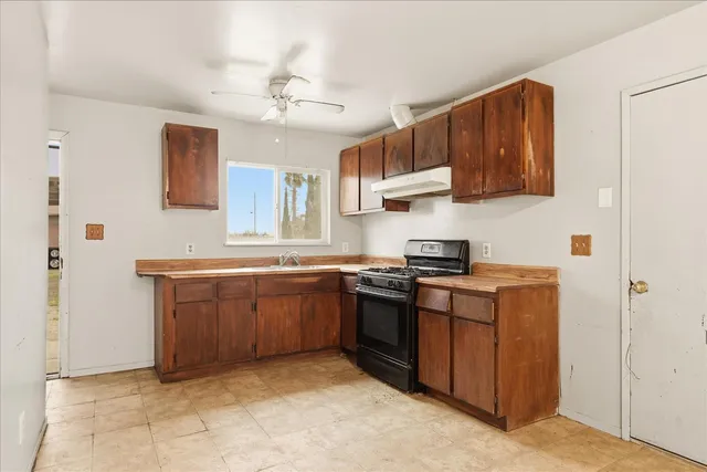 $319,000 | 185 East Fantz Avenue, Fresno, CA 93706