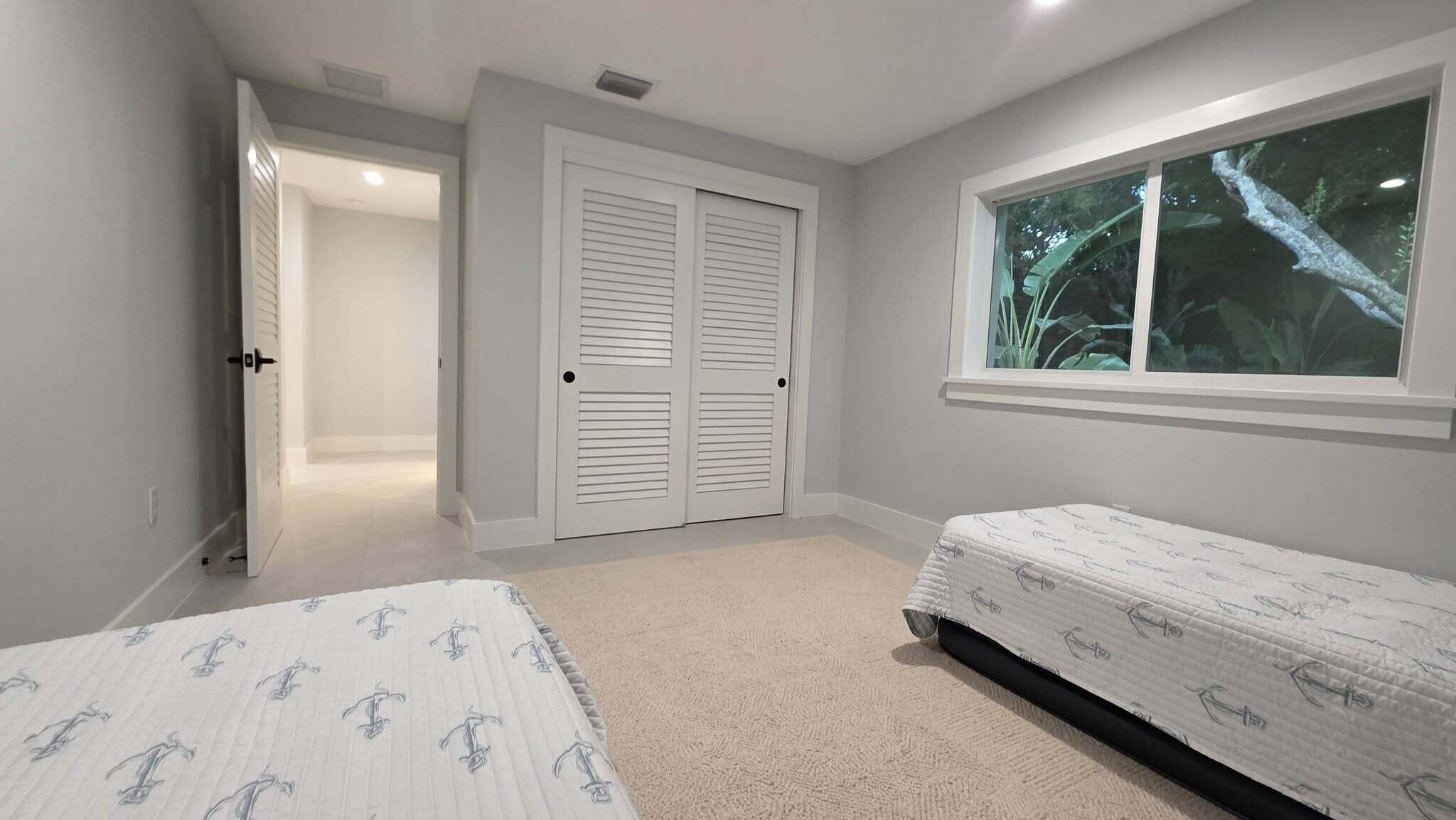 41 Sunset Road Key Largo, FL 33037 - Photo 35 of 61 Guest bedroom