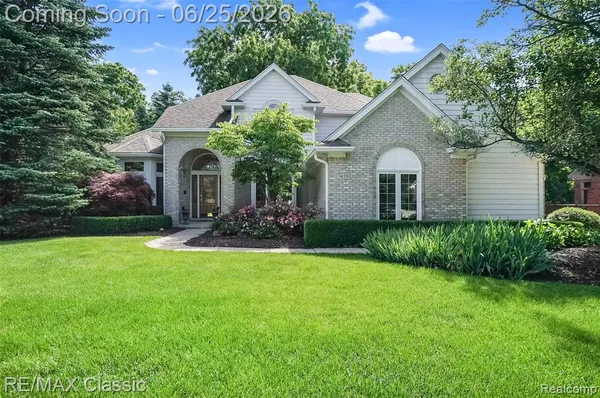 $749,000 | 7439 Millwood Road, West Bloomfield, MI 48322