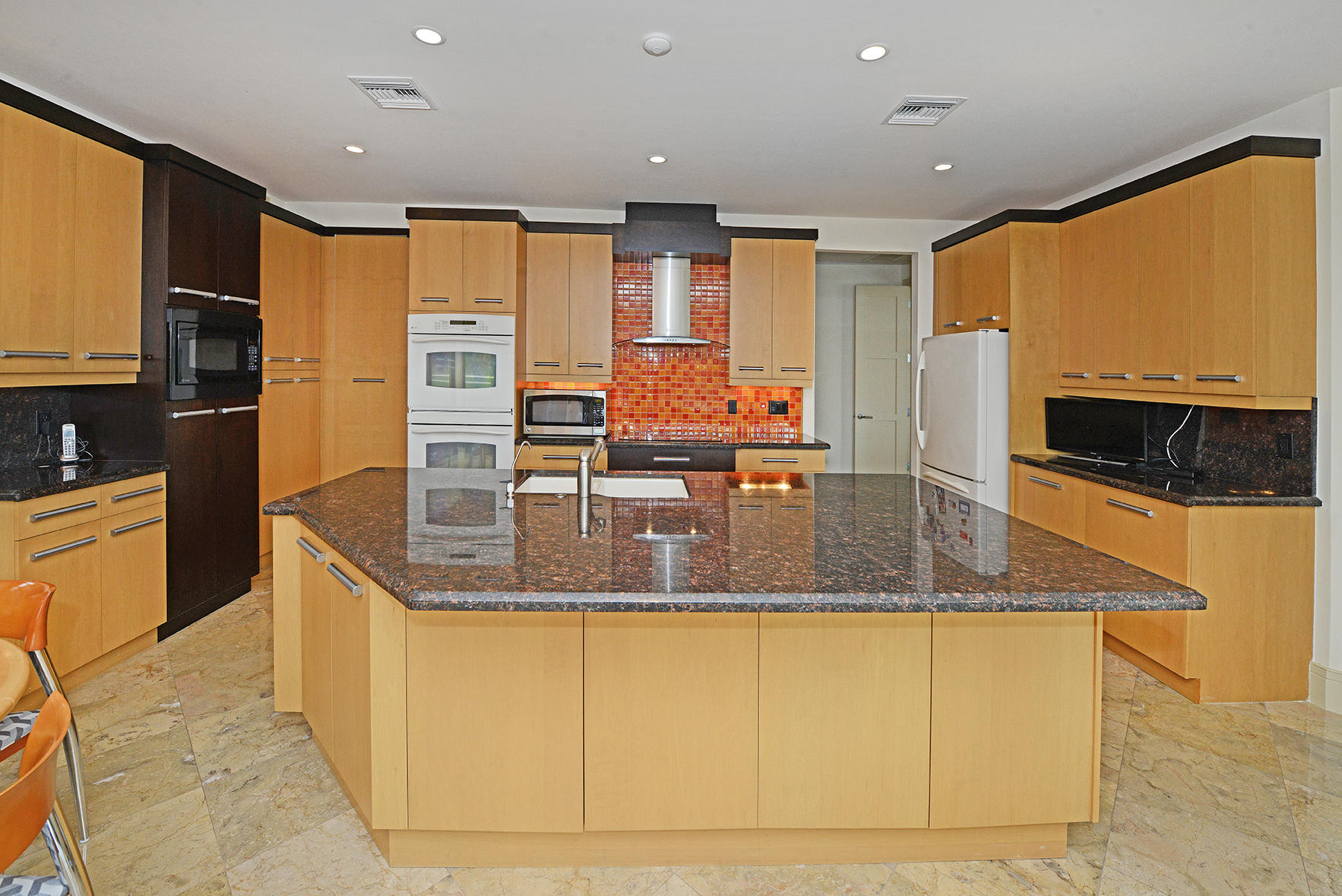 7332 Mandarin Drive Boca Raton, FL 33433 - Photo 17 of 44 Kitchen