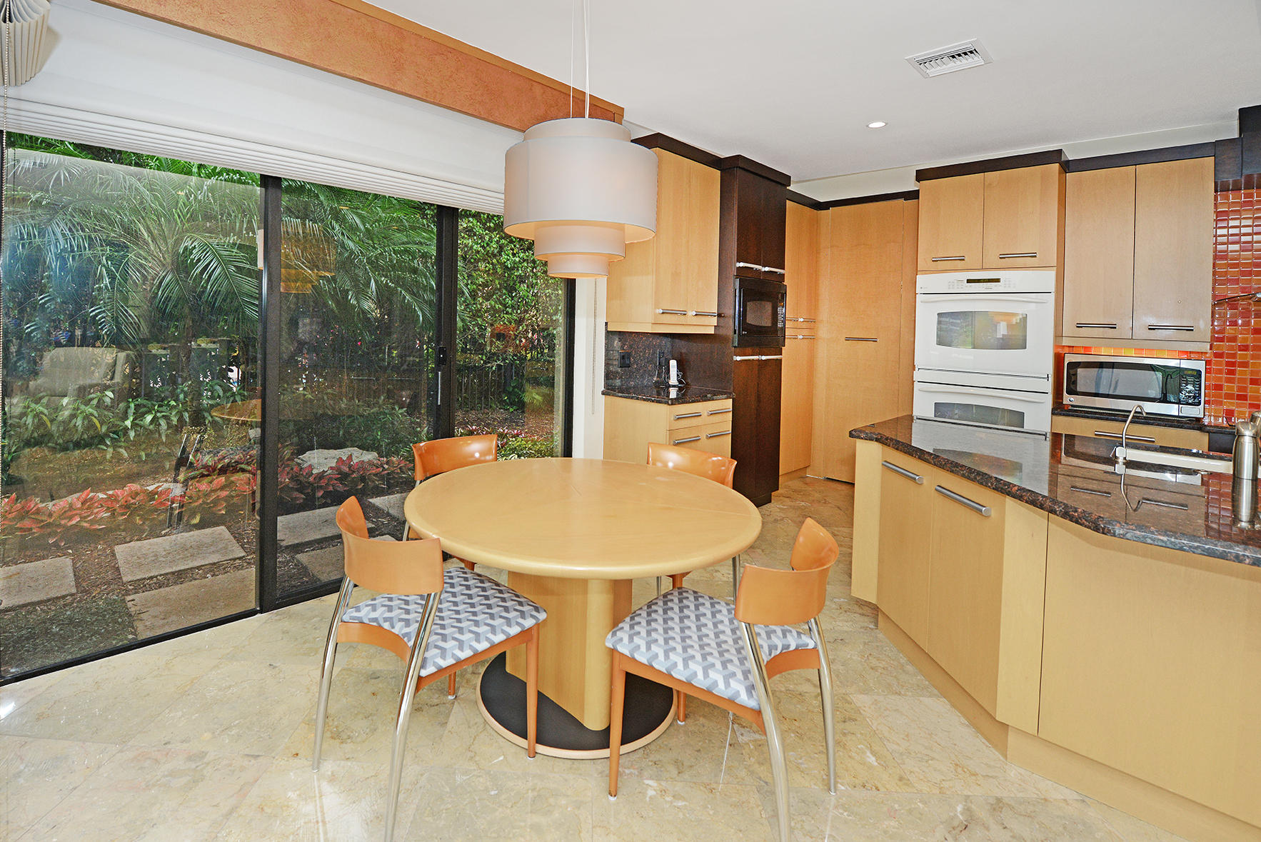 7332 Mandarin Drive Boca Raton, FL 33433 - Photo 18 of 44 Breakfast Area