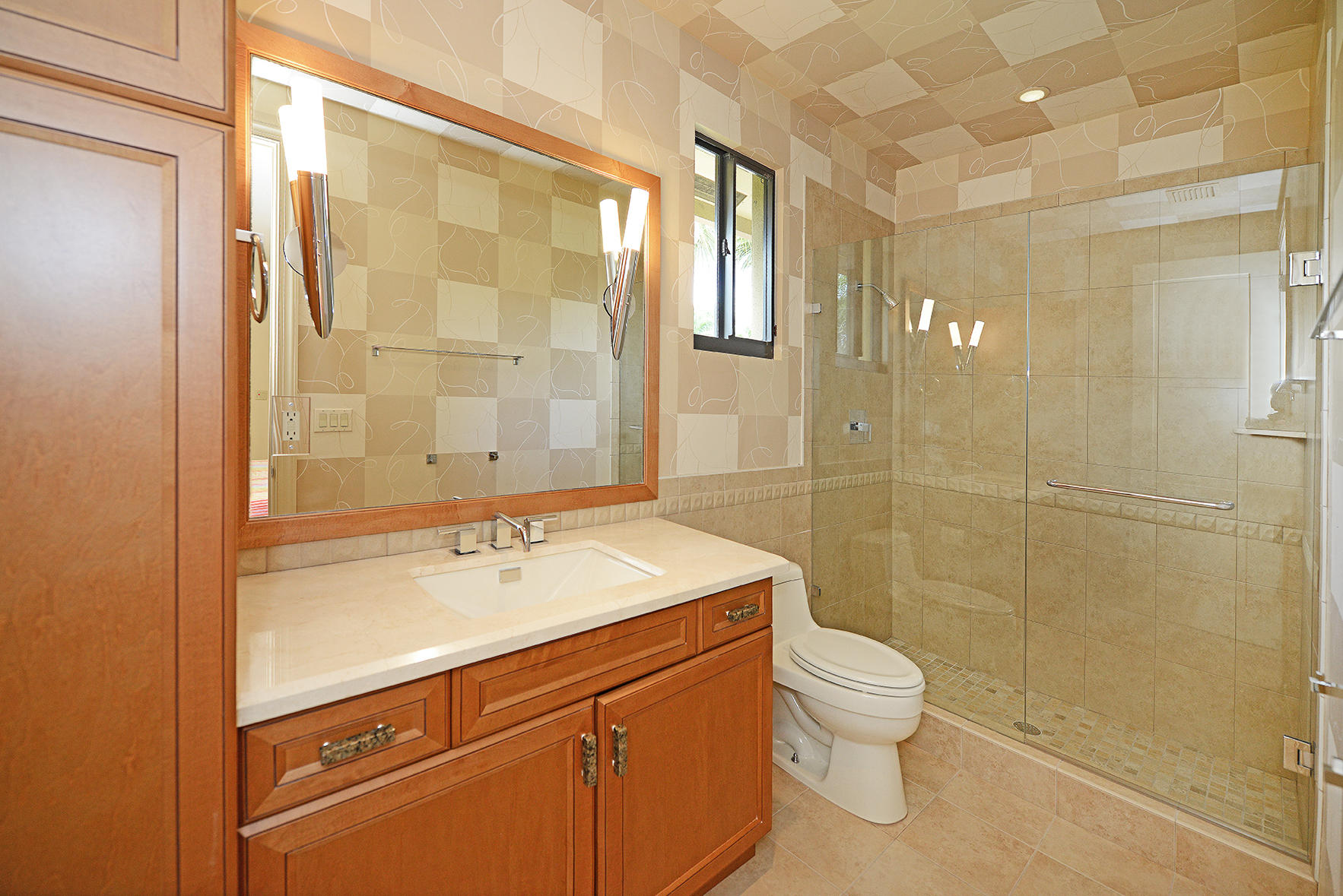 7332 Mandarin Drive Boca Raton, FL 33433 - Photo 35 of 44 Guest Bath